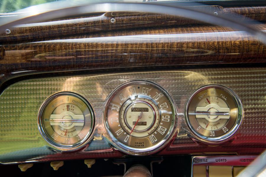 Панель приборов Buick Super Estate Wagon (59) 1940 года  (фото 29 из 34)